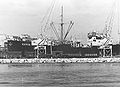Descàrrega d'ajuda militar soviètica al port d'Alacant. Fotografia anònima del 28 de desembre de 1936.