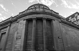 Rounded corner view of Bank of England museum,.jpg