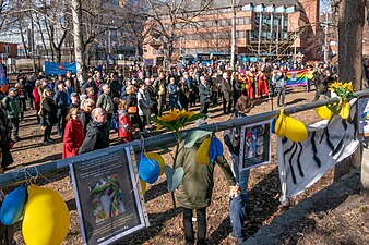 Veckodemonstrationen Stoppa Putins krig mot Ukraina! på Fria Ukrainas plats i Mariebergsparken 2022.