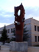 Escultura monumento a la historia de Torrelodones.