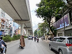 Cầu Giấy road with the Hanoi Metro line 3 above