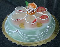 Cassata, một loại bánh của Sicillia bao gồm các loại hạt, nho khô, pho mát ricotta, các loại rượu mùi và hoa quả dầm đường