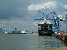 Port Felixstowe, agus long á lódáil