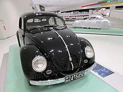 Coccinelle (1938-2003) et Porsche Type 64 (1938), Porsche Museum.