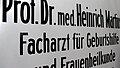 Sprechstundenschild Prof. Dr. med Heinrich Martius - Facharzt für Geburtshilfe - Gynäkologe und Hochschullehrer