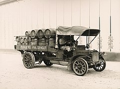 Motorwagen der Brauerei Haldengut 1912