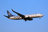 Boeing 737-800 należący do linii w specjalnym malowaniu sojuszu SkyTeam