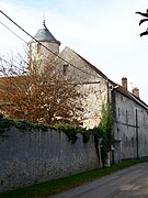 La ferme de Balagny avec sa tour du XIIIe siècle.