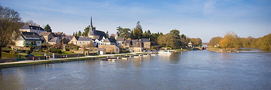 Le Quai de l'Hirondelle et l'écluse à Grez-Neuville