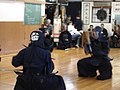 Kendōka realiza sonkyo después del combate.