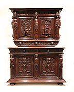 Armoire à deux corps aux divinités (fin XVIe siècle, musée des Beaux-Arts de Lyon).