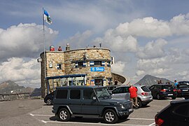 Le bâtiment au sommet de la route panoramique Edelweißspitze.