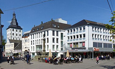 Lange Straße - Bernhardbrunnen, Jakobi kerk