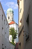 The Cathedral seen out of an alley