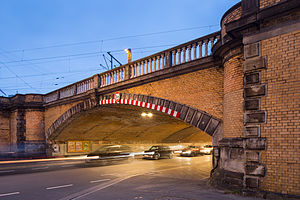 Eisenbahnüberführung über die Königstraße