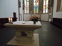 Blick auf den Altar und in den Chor