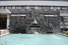 Fuente de Tláloc de la Biblioteca Central de la UNAM