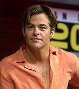 Chris Pine at the 2018 Comic-Con International 2 (cropped 02).jpg