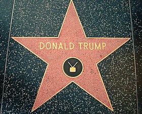 La stelo de Donald Trump sur la Trotuaro de famo en Holivudo.