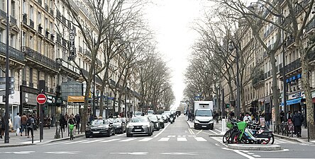 Le boulevard Saint-Michel entre la rue des Écoles et la rue Soufflot (partie sud).