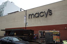 Roosevelt Av Lippmann Plaza td (2018-05-22) 02 - Macy's.jpg