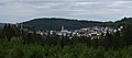 Blick in Gegenrichtung vom Hühnerberg zum Sängelberg über dem Ortsteil Oberreifenberg samt Burg Reifenberg