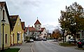 Calle principal e iglesia parroquial de Katzelsdorf.