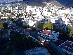 Panorama del Centru de Tegucigalpa dende l'Hotel Maya.