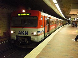 AKNTunnelbahnsteig.JPG