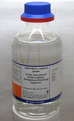 Sample o acetic acid in a reagent bottle