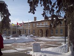 Government House Regina with visitor centre.JPG