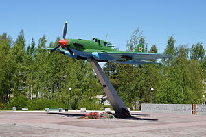 Памятник штурмовику Ил-2 в Лебяжье