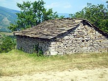 Casa de piedra tradicional en Serbia