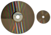 Laserdisc (balra) mérete egy DVD-hez (jobbra) viszonyítva