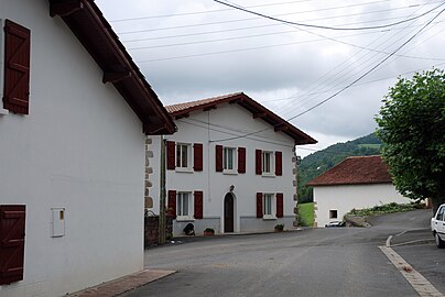 Une rue du village.