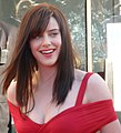 Michelle Ryan interpreta Nimueh.