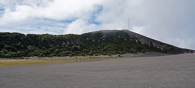 Panorama Playa Hermosa crater Irazu volcano CRI 01 2020 3799.jpg