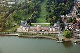 Biebrich slott sett från luften