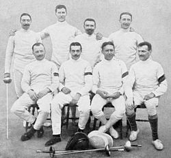 Az 1912-es olimpiai bajnok belga párbajtőrcsapat tagjai a stockholmi olimpián