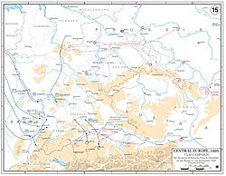 Kartskisse med prikkede blå linjer som viser den franske arméen på vei mot øst mot Sentraleuropa. De russiske styrkene beveger seg fremdeles i Øst-Europa.