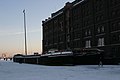 Altes Berliner Lastensegelboot im Winter vorm Palmkernspeicher Rummelsburger Bucht Berlin