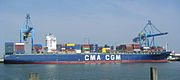 Containerschip CMA CGM BALZAC in de PSA HNN-terminal.