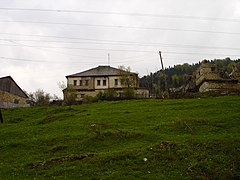 View from the lower neighborhood of upland houses, Volkovija