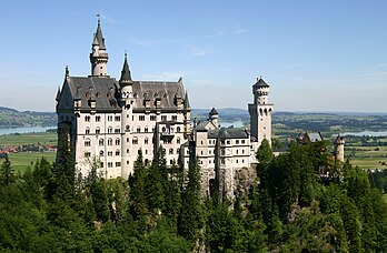 Le château de Neuschwanstein à Schwangau en Bavière (Allemagne) (définition réelle 2 970 × 1 944*)