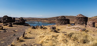 Urnas funerarias, Sillustani, Perú, 2015-08-01, DD 113.JPG