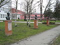 Споменик народним херојима испред факултета у Сомбору
