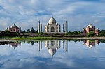 Gambar mini seharga Gambar:Aks The Reflection Taj Mahal.jpg