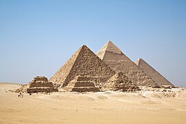 Les pyramides de Gizeh, à proximité de la mégalopole du Caire.