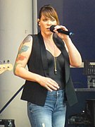 Beth Hart i Tivoli Friheden Aarhus 24 juni 2016 (cropped).jpg