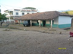 Entrada a Aramecina, Valle - panoramio.jpg